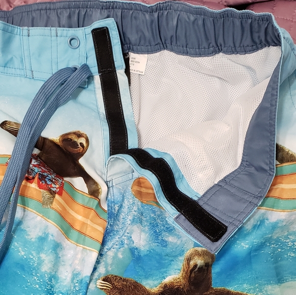 Sloths surfboarding board shorts,  men's S - Picture 4 of 6